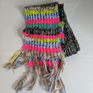 Multi color chunky knit scarf with tassels (g)